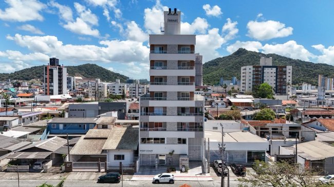 WEST COAST RESIDENCE 