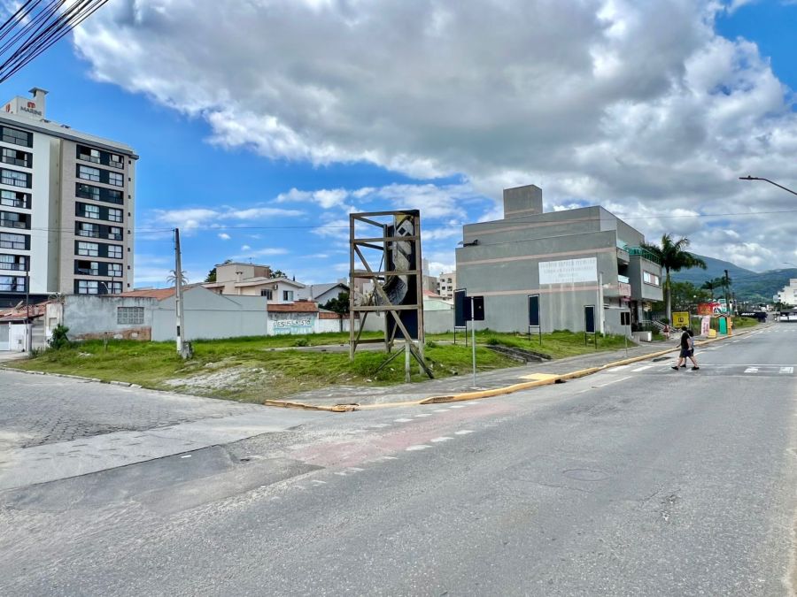 Terreno - Aluguel - Centro - Camboriú - SC
