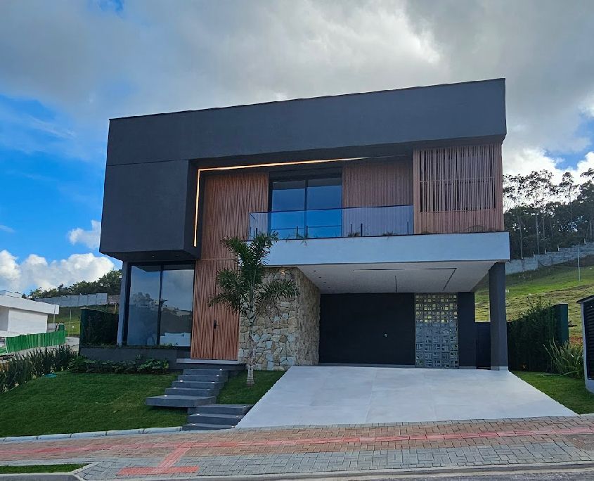 Casa em Condom�nio - Venda - Rio do Meio - Cambori� - SC