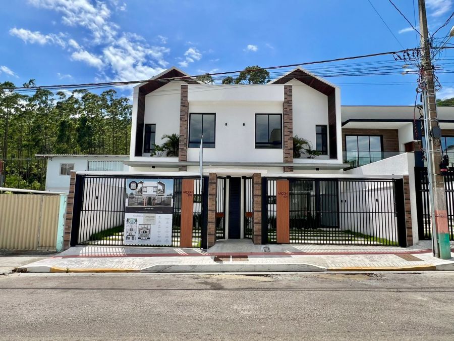 Sobrado - Venda - S�o Francisco de Assis - Cambori� - SC