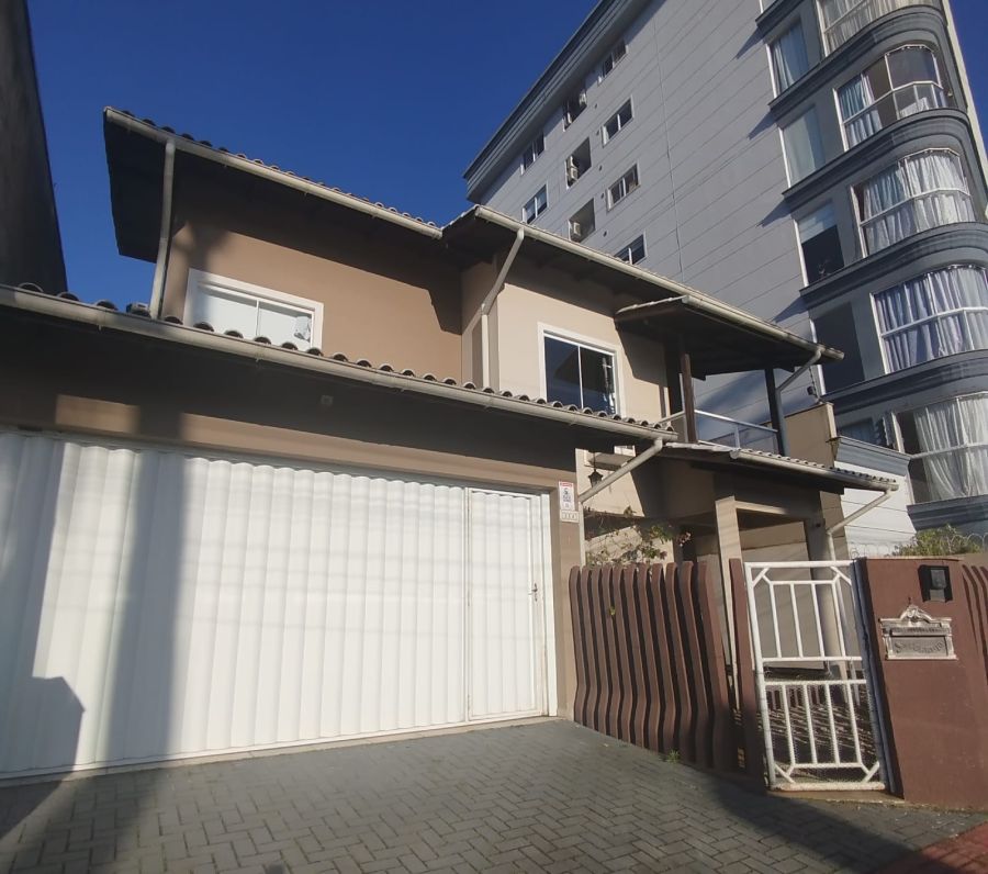 Casa - Venda - Centro - Cambori� - SC