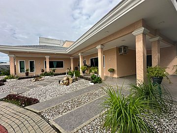 Casa em Condom�nio � Venda