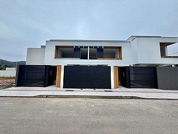 Sobrado � Venda