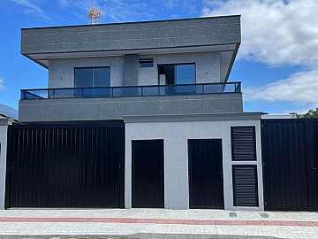 APARTAMENTOS E MEIO LOTE � VENDA